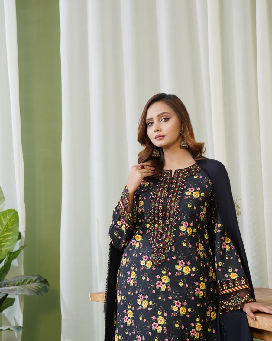 Embroidered Pakistani Lawn Three Piece