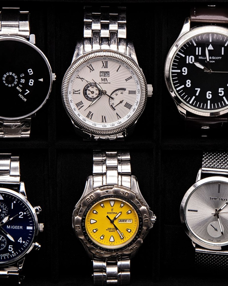 Silver Analog Wrist Watch